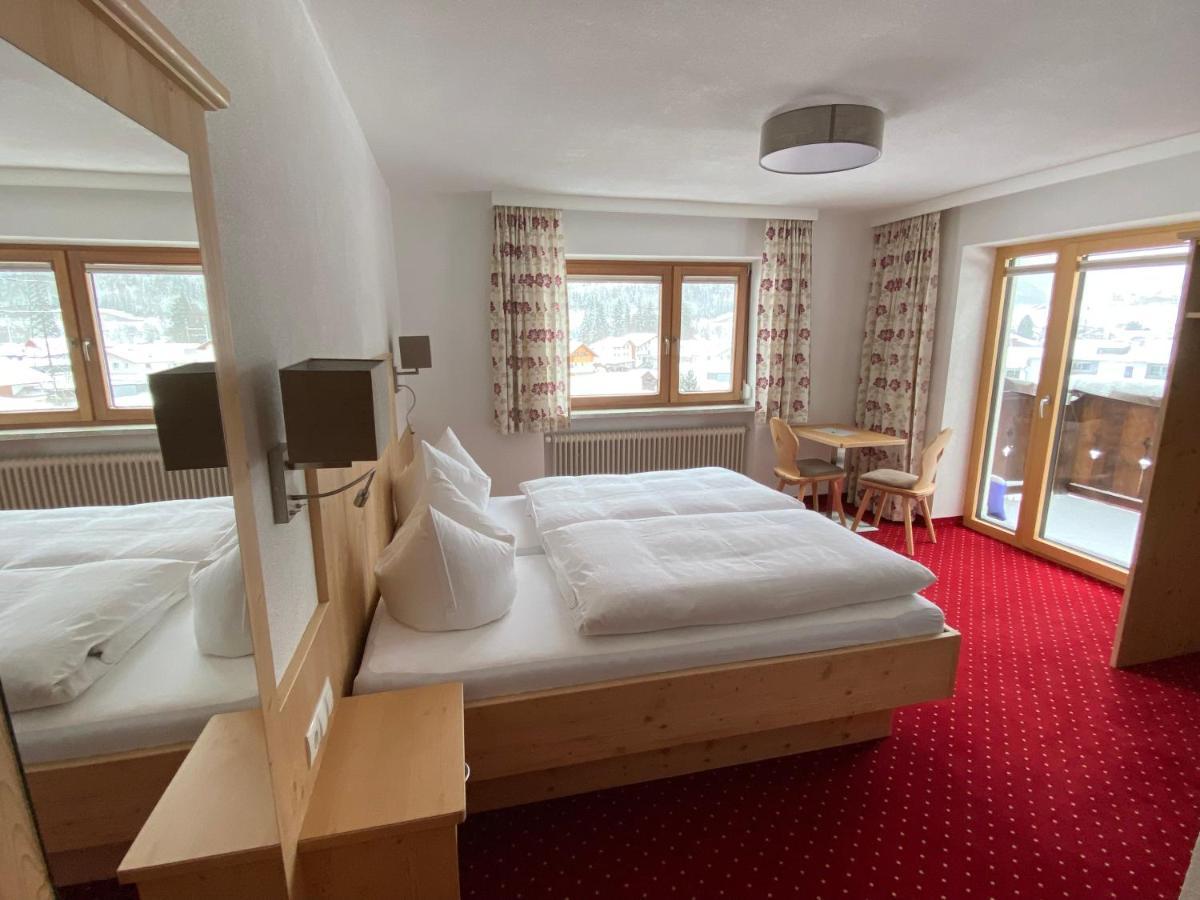 Pension Kandaharblick Pettneu am Arlberg Bagian luar foto