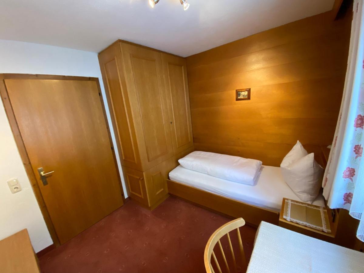 Pension Kandaharblick Pettneu am Arlberg Bagian luar foto