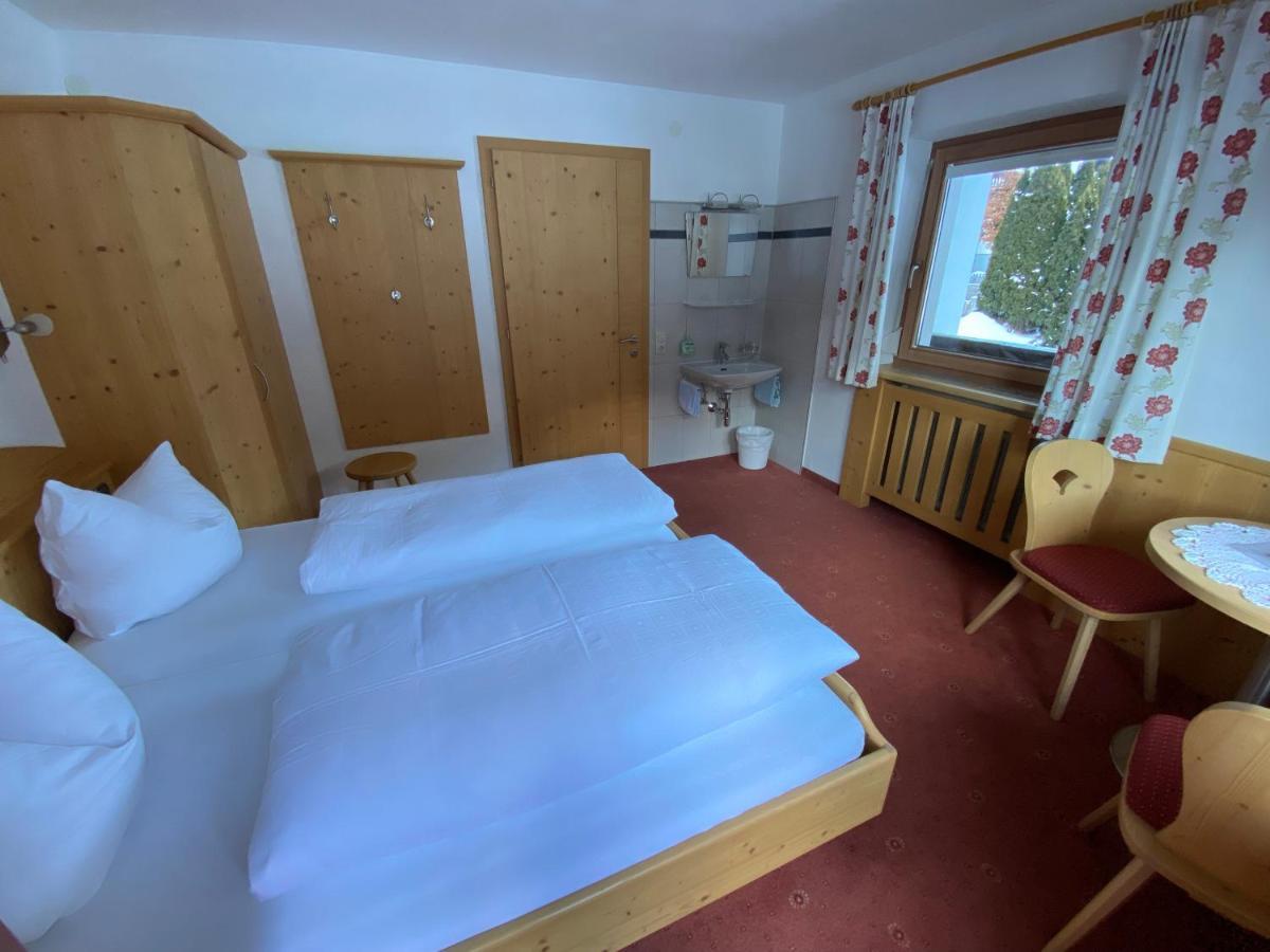 Pension Kandaharblick Pettneu am Arlberg Bagian luar foto
